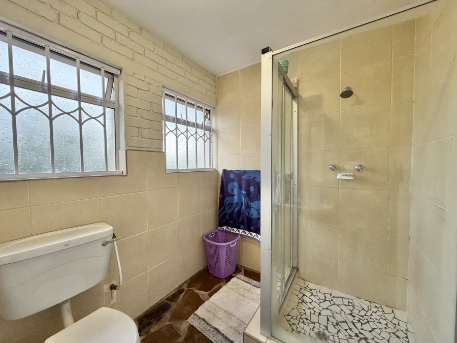 4 Bedroom Property for Sale in Wavecrest Eastern Cape